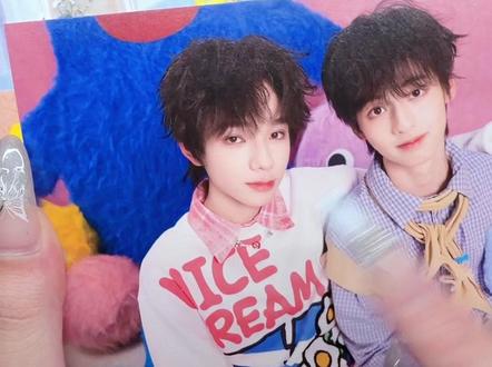 买家族款真是豪赌啊#王橹杰 #四代台历开箱 #周边开箱