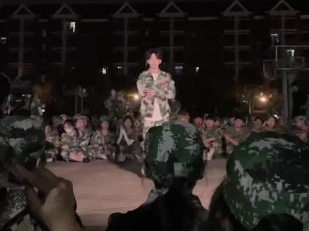 又在军训跳lovedive!😇#kpop #军训 #ive #lovedive #翻跳