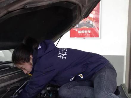 加油门噪音大,竟然是这玩意裂了!#修车 #汽修 #排气歧管