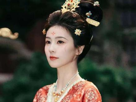 打破古偶僵局,首播反超一众新剧?观众直呼受众广,题材优势尽显 #唐宫奇案之青雾风鸣 #成何体统 #白鹿李佩仪 #王楚然庾晚音 #dou来聊影视