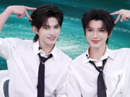 普普说出dddd的意思后布布回头看了主持人,就好像在说:“厉害吧,我教的!”#云熠星河 #郝熠然 #云旗 #热门