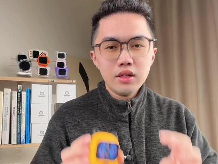 26年新品来啦,超火小智AI又添新品。优点很多,综合得分非常高:
带实时(任意)打断功能,语音切换
带拍照按钮和拍照聊天模式
4G信号稳定,对比Wi-Fi没有更多延迟和幻听
UI表情可切换,原生+DIY有选择权
#小智AI #识万物 #带摄像头小智ai #山姆哥智能体 #吉米兔