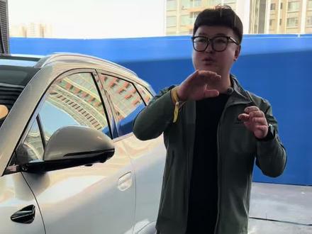 未来的充电站的样子,就是“比亚迪闪充站” #比亚迪闪充充饱只用9分钟#比亚迪闪充零下30度12分钟充饱#比亚迪第二代刀片电池来了