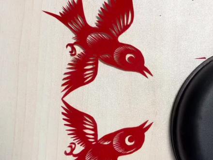 文艺进万家,健康你我他!#文艺志愿者 #文艺志愿者小志在线 @中国文艺志愿者 #文艺志愿者小志在线 剪纸教程小鸟的剪法