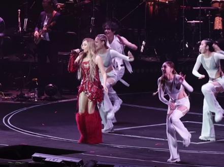 王心凌: 我的存在就是爱你💜
Alin: 你的存在就是爱我💜
#alin黄丽玲 #爱你 #王心凌