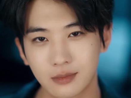 2025好剧抢先看#M#名媛教母19岁