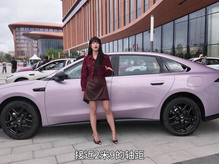 不到6万,去买B级车的大空间?极狐βS3的操作还是太先进 #抖是好车 极狐βS3的价格来喽~5.98万元起!不到6万让你开上车长超过4米9的B级车,这波操作谁能不心动? #5万开B级车极狐贝塔S3上市 #大张伟二搭极狐5万开B级车 #极狐S3