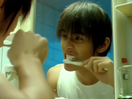 扮cool危害健康!#周杰伦 #妹妹头