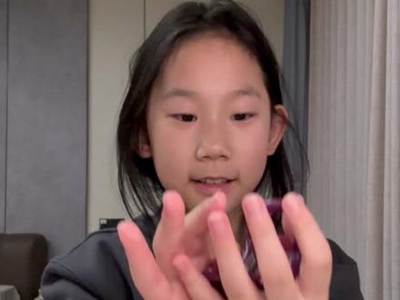 今天来玩Tangle扭扭乐温变版 #大耳朵依依 #抽象 #解压玩具 #扭扭乐 #Tangle扭扭乐 @依依