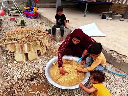 米娜担心卡迪尔提前出来,带走身边的孩子,米娜为孩子未来担忧