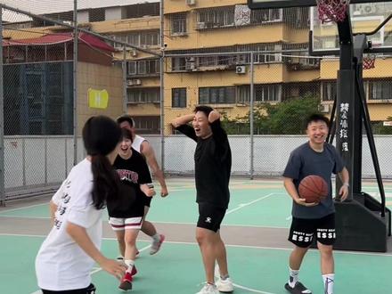 足球博主怎么都比我猛那么多!#insanitycrew #篮球