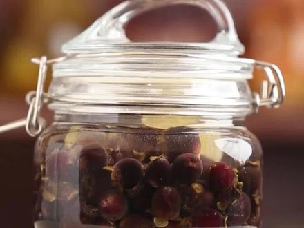 桃金娘也叫干捻子,你知道它的作用吗#纯米酒 #泡酒好材料 #水果酒 #地窖酒