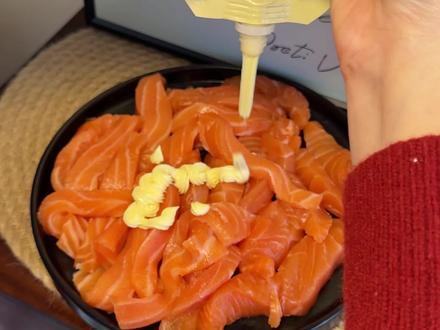 美乃滋三文鱼🍣#味道好极了你们想吃吗 #美食小技巧