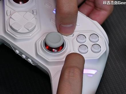 连马达都能客制化?打破传统布局! 玩透模块化,这才是万能手柄的答案 北通盘古#北通 #北通手柄 #北通盘古 #北通鲲鹏50手柄 #模块化手柄