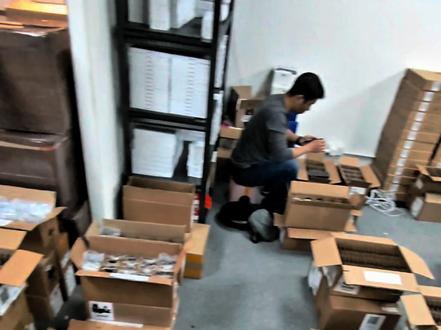 美版16PM行情暴跌,当下最适合入手哪个苹果机型?#真实生活分享计划 #iphone #苹果手机 #香港 #数码科技