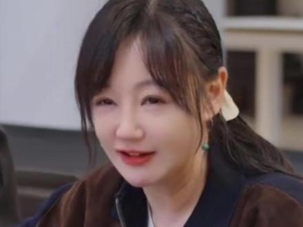 薛佳凝自曝2013年开始攒金,金价300多元时购买2公斤留到现在 #金价 #黄金 (豌豆)