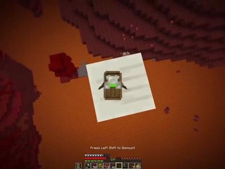 《我的世界》(Minecraft)是一款由微软旗下Mojang Studios开发的沙盒游戏 。
以下是其详细介绍 :
基本信息
- 开发历程:2009年由瑞典游戏设计师马库斯·阿列克谢·泊松开始开发,2011年在Android、iOS与PC上发布正式版,2016年网易游戏宣布代理《我的世界》中国版,并于2017年8月开启公测。
- 游戏销量:截至2023年10月16日,《我的世界》销量超过3亿份,是有史以来最畅销的电子游戏之一。
游戏玩法
- 生存模式:玩家需要收集资源、制作工具和武器、建造庇护所,并在夜晚抵御怪物的攻击,以维持生存。
- 创造模式:玩家拥有无限的资源,可以自由地建造和破坏,没有生命值和饥饿值的限制,还能飞行,适合专注于创造的玩家。
- 冒险模式:适用于玩家创建的自定义地图和冒险,限制了方块的破坏和放置,玩家可体验特定的剧情和挑战。
- 旁观模式:玩家可以观察其他玩家的游戏过程,不能与游戏世界进行直接交互。
游戏世界
- 主世界:玩家出生在由程序生成的主世界,这里有各种生物群系,如平原、高山、雪地等,游戏地图根据种子码随机生成,在水平面上几乎可以无限扩展。
- 下界:可通过玩家打造的传送门进入,包含许多独特的资源,在下界一格相当于主世界八格,使用床会产生