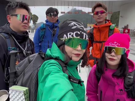 踏遍龙缸喀斯特秘境,飞拉达征服绝壁,彩虹秋千荡向万丈悬崖,重庆的户外浪漫都藏在这了#云阳龙缸尖叫之旅 #云阳龙缸云端彩虹秋千#限时免费领360度高光视频 #征龙缸揽山河徒步挑战赛 #龙缸景区飞拉达