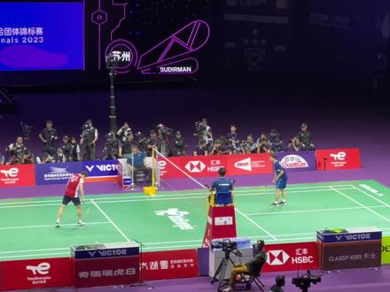 18-13石头的骗平高&时速403杀球
19-13石头那一滑我真以为是崴脚
魂都要吓丢了🥹🥹🥹#苏迪曼杯国羽 #羽毛球精彩集锦 #2023年苏迪曼杯国羽