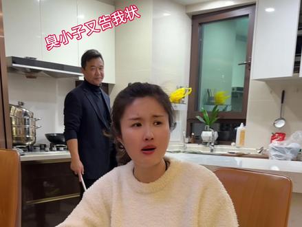 这爷俩没省心的… #沙漠开不出玫瑰花