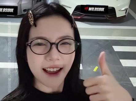 朋友:这是什么车?我:众泰