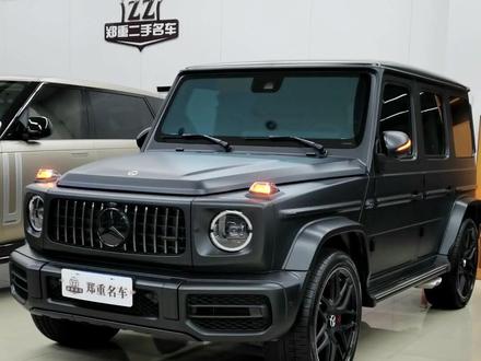 #沉浸式体验 奔驰#G63 AMG原厂磨砂黑性能版,2022年9月份上牌,只跑了2000多公里,熏黑车标字标AMG运动轮毂,红色卡钳,经典红内饰,4.0T,V8双涡轮,带你#第一视角 看大G