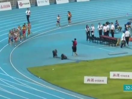 #2019二青会 女子体校甲组10000米!云南罗霞夺冠!五千和万米双冠!去年全运会拿到一枚宝贵的铜牌!未来可期!
罗霞文山州体校36:45.01
赵艳丽潍坊体校36:45.29
昊冰无锡体校36:48.52
唐庭婉四川成都体校36:49.95
龚缘圆上海体院竞校36:51.16
周昊维坊体校36:58.62
秦韩钰文山州体校36:58.73
车锦华阜阳体校36:58.79
郑逊维文山州体校36:58.80
王祎石家庄体校37:01.13
乔雨濛沧州体校37:03.94
张晨曦无锡体校37:16.36
陈梓佳无辅体校37:26.55
康美茹内蒙古体校37:28.12
王司琪先衣坛体校39:24.53
郝玥雯内蒙古体校39:33.84