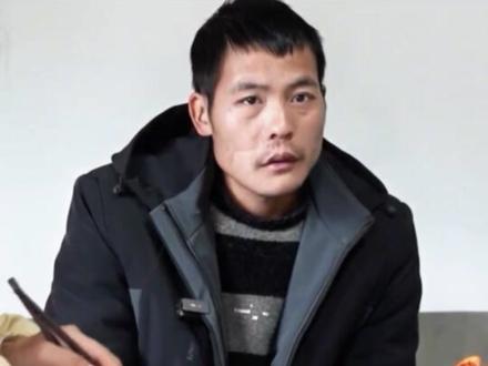 刀疤哥直播不收礼物,说有负罪感。#荒野刀疤哥 #刀疤哥 #上热门🔥