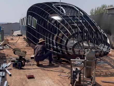 带大家看看和谐号的制作过程#铁艺模型厂家 #高铁模型 #教学模拟舱 #和谐号高铁 #模型制作 @企业号小助手 @抖音小助手