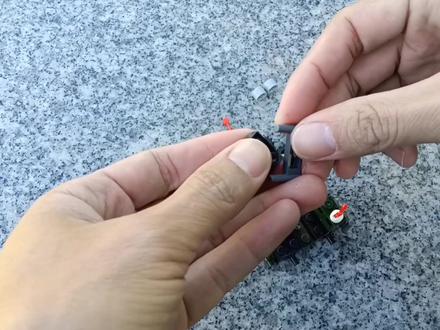 积木趣玩拼装系列第十四集:吉普车。喜欢的朋友麻烦点赞加关注,谢谢!#积木 #乐高 #乐高积木搭建 #积木搭建 #拼装玩具 #男孩玩具