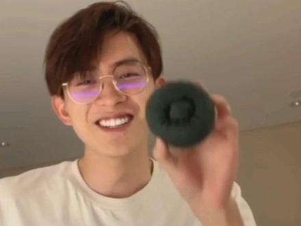 #敖瑞鹏 在线教学"如何叠出有趣可爱的袜"纸""🤓#笨蛋帅哥 #叠袜子小妙招 #在线教学 #精神状态良好