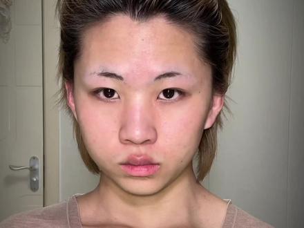 教程来啦,liz的美我后知后觉
转场yc@翻新酱
#改妆 #liz妆容 #妆前妆后 #妆教 #女团妆容