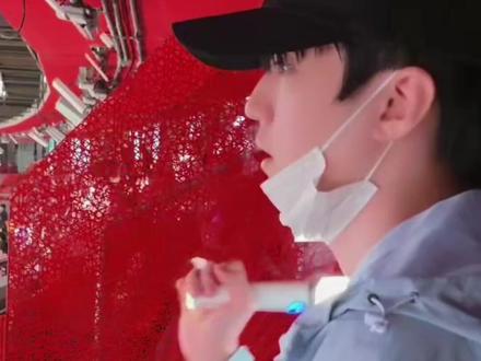 王俊凯和五月天的缘分真的很深厚了#王俊凯 #五月天 #演唱会 #追星 #向全世界安利