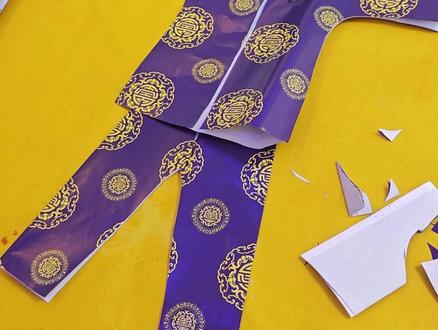 非遗纸扎衣服,学会了可以亲自给先人做哦,心意比什么都重要!#手工纸衣服制作教程 #民俗文化 #非遗文化 #非遗传承 #祭祀