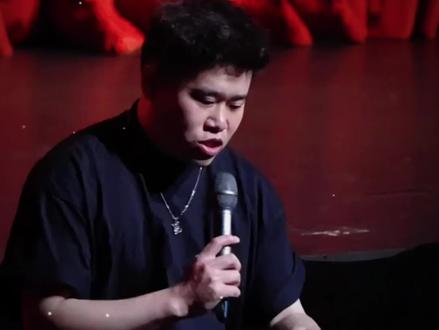 “什么样的感情最恶心?”#二狗脱口秀 #脱口秀爆梗名场面 #情感 #歌曲风一吹就流泪