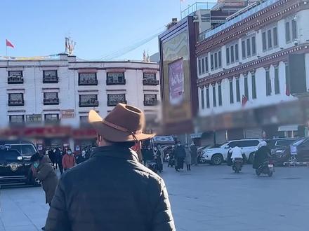 藏族人过节当街发红包!女生走在路上就有钱收,你体验过“白拉姆节”吗? #西藏 #藏族 #节日 #白拉姆节