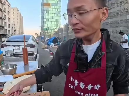 酱香饼刺客扬言竞选洛杉矶市长,吓得市政厅赶忙现场送披萨#酱香饼 #洛杉矶 #摆摊 #小唐在美国 #搞笑