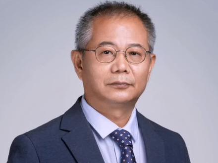 陈福明,男,浠水县团陂镇人。哈尔滨工业大学应用化学系本科毕业,1982年至1988年留学日本东京工业大学,获博士学位。曾任清华大学化工系过程工程教研室主任、应用化学研究所副所长,清华大学深圳研究院新能源于环保技术研究所所长 ,2014年7月~,清研环境科技股份有限公司首席科学家#浠水人物榜