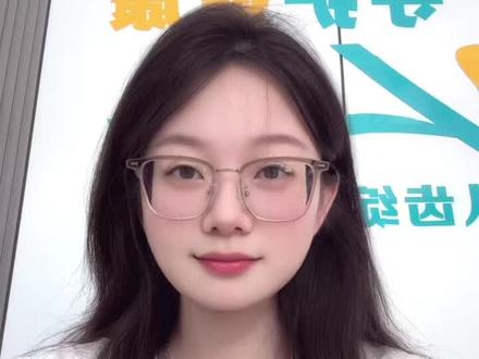 恭喜本科即将录取的同学!提前批艺术录取通知书已在路上~🥳 先给准大一的同学们送上超真心的祝贺!你们马上要开启全新的大学旅程啦~🎉
这段视频总结了常见问题,内容有点长,大家可以根据章节要点挑自己想了解的看哦📚
告别紧绷的高中,大学会是包容你所有热爱的小天地~在这里,你能遇见聊得来的朋友,接触新鲜的知识,还有大把自由时间去尝试:泡图书馆、跑操场、参加社团,甚至来一场说走就走的短途旅行!
不用焦虑前路,也不用逼自己立刻完美——迷茫、试错都很正常,慢慢成长就好~记得好好照顾自己,认真读书,自在生活,大胆追理想呀!
愿你们在滚烫的青春里,收获学识、挚友和勇气,在校园里闪闪发光,度过一段自由又丰盈的大学时光!🥰🥰
#准大一新生必看 #新生须知 #我的暑假生活 #郑州师范学院