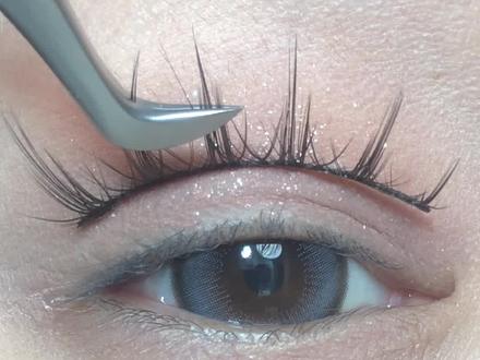 这才是适合肿眼泡的“鱼骨轻推”假睫毛贴法!睁眼闭眼都不会尴尬!#假睫毛 #单眼皮变双眼皮 #内双肿眼泡 #眼妆 @抖音小助手 @DOU+小助手 @DOU+上热门