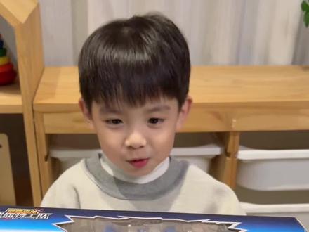 我儿子的圣诞礼物就想要这个迷你特工队雷霆霸王龙,三种模式随意切换,太炫酷了,孩子很喜欢!#迷你特工队 #迷你特工队之最强恐龙 #迷你特工队玩具#儿童礼物