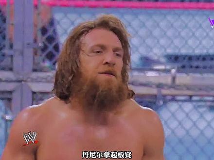 #wwe #丹尼尔布莱恩 #兰迪奥顿 丹尼尔居然长的像康纳、还偷袭王大锤、结果后悔了