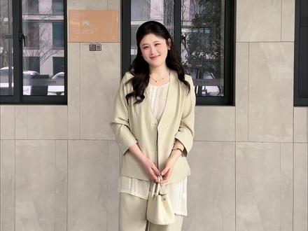 新款必入的西装三件套,上身韩系又高级感十足,不挑身高不挑肤色,这个价格直接到手三件套!!!