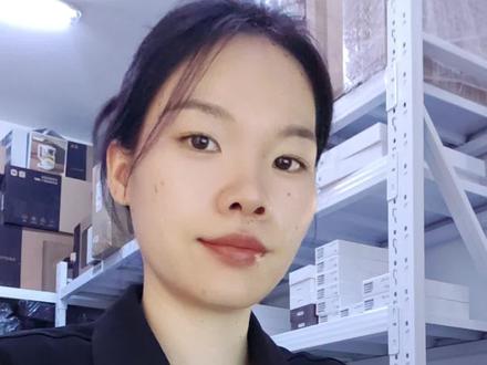 仓库文员必会xlookup,输入产品名称 自动匹配信息 #干货分享 #仓库文员 #xlookup函数 #办公技巧 #excel操作技巧