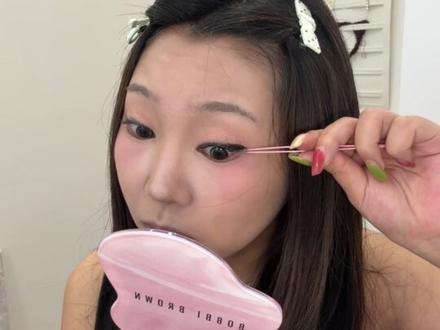 跟着自己心情画~下期看什么?#美妆 #新手化妆教程 #妆容分享 #妆教