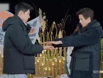 好痛但不说 想哭又要面儿#综艺 #现在就出发 #王安宇