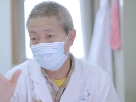 脂肪瘤不是病,但长的像馒头那么大的时候让人很难接受,看看刘教授怎么建议消除脂肪瘤#消除脂肪瘤方法 #医学科普