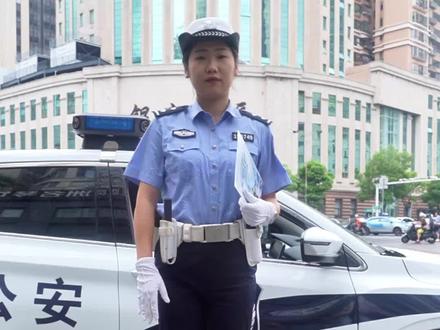 走呀!跟我去搞宣传。骑行记得不闯灯逆行,带好头盔,平安出行,安心回家