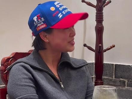 张雪机车 一战封神!张雪妻子爆料:上学时最讨厌的人 成了相伴多年的爱人“初中同学 写作业总打我 扯我衣服”#湖南台20年后再专访张雪 #张雪