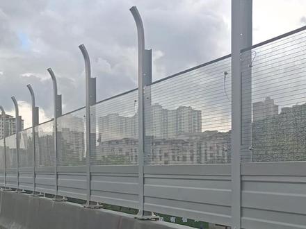 高架桥梁声屏障与高速公路声屏障有什么区别呢?#高架桥声屏障 #桥梁声屏障 #高速公路声屏障 #公路声屏障
